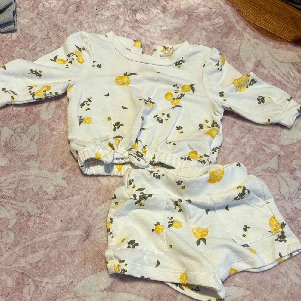 Jessica Simpson White and Yellow Kids Matching Set